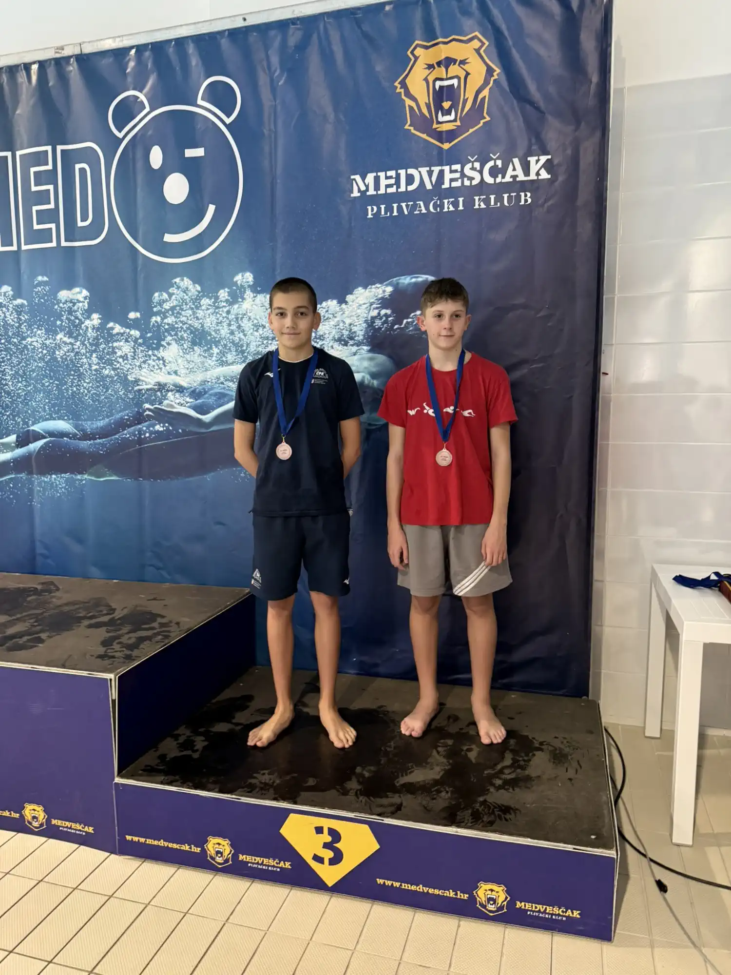 FOTO Članovi ČPK-a zasluženo osvojili šest medalja na plivačkom natjecanju ‘MEDO’ (2) FOTO Članovi ČPK-a zasluženo osvojili šest medalja na plivačkom natjecanju ‘MEDO’ (2)