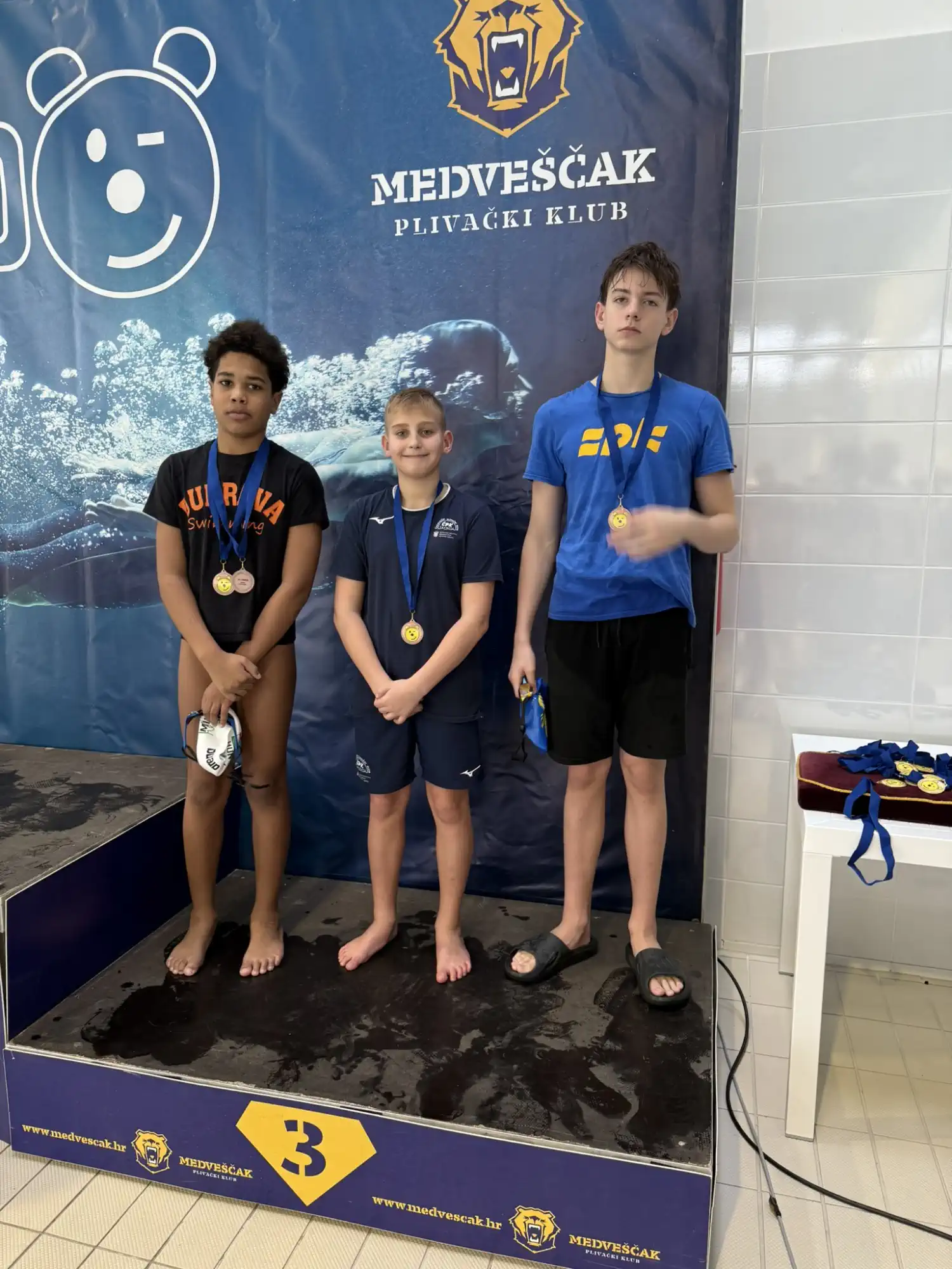 FOTO Članovi ČPK-a zasluženo osvojili šest medalja na plivačkom natjecanju ‘MEDO’ (6) FOTO Članovi ČPK-a zasluženo osvojili šest medalja na plivačkom natjecanju ‘MEDO’ (6)
