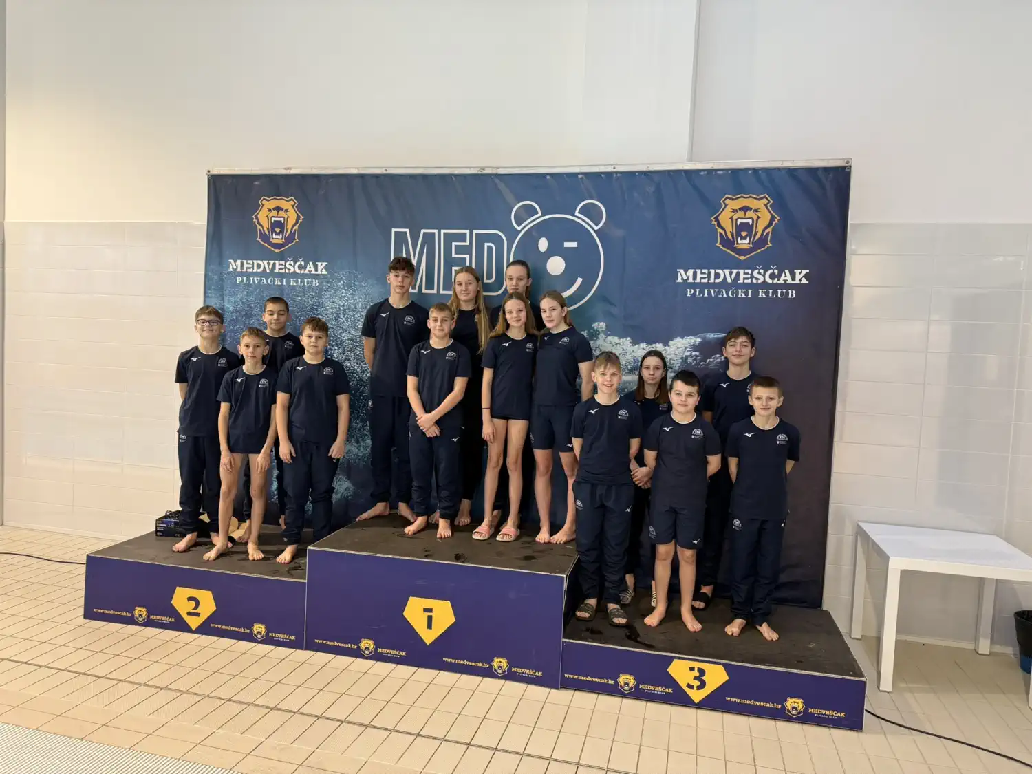 FOTO Članovi ČPK-a zasluženo osvojili šest medalja na plivačkom natjecanju ‘MEDO’ (8) FOTO Članovi ČPK-a zasluženo osvojili šest medalja na plivačkom natjecanju ‘MEDO’ (8)