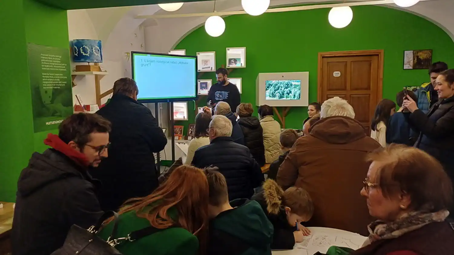 FOTO FOTO Umjetnost, znanost i priroda Križovec još jednom zablistao u Noći muzeja 2025 (9) FOTO FOTO Umjetnost, znanost i priroda Križovec još jednom zablistao u Noći muzeja 2025 (9)