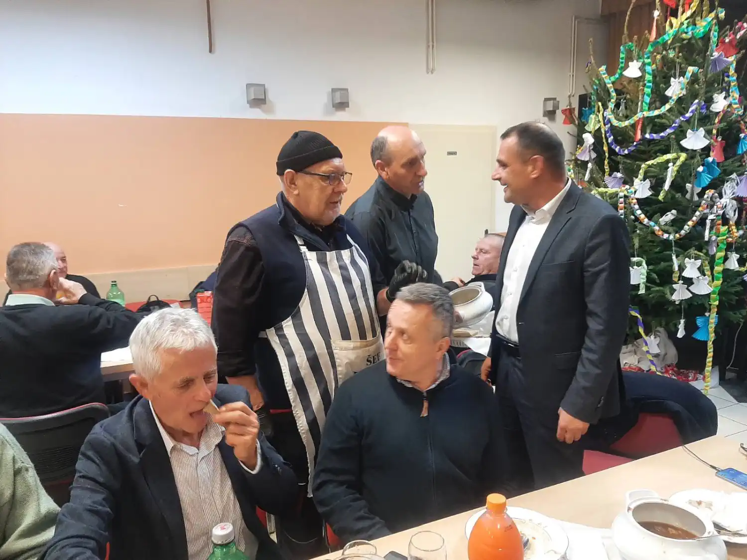 FOTO Izvještajni Sabor Udruge veterana u Mihovljanu Čestitke i najave za 2025. godinu (10) FOTO Izvještajni Sabor Udruge veterana u Mihovljanu Čestitke i najave za 2025. godinu (10)