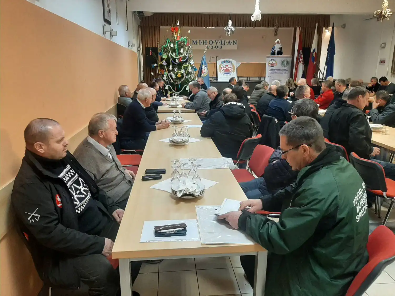 FOTO Izvještajni Sabor Udruge veterana u Mihovljanu Čestitke i najave za 2025. godinu (11) FOTO Izvještajni Sabor Udruge veterana u Mihovljanu Čestitke i najave za 2025. godinu (11)