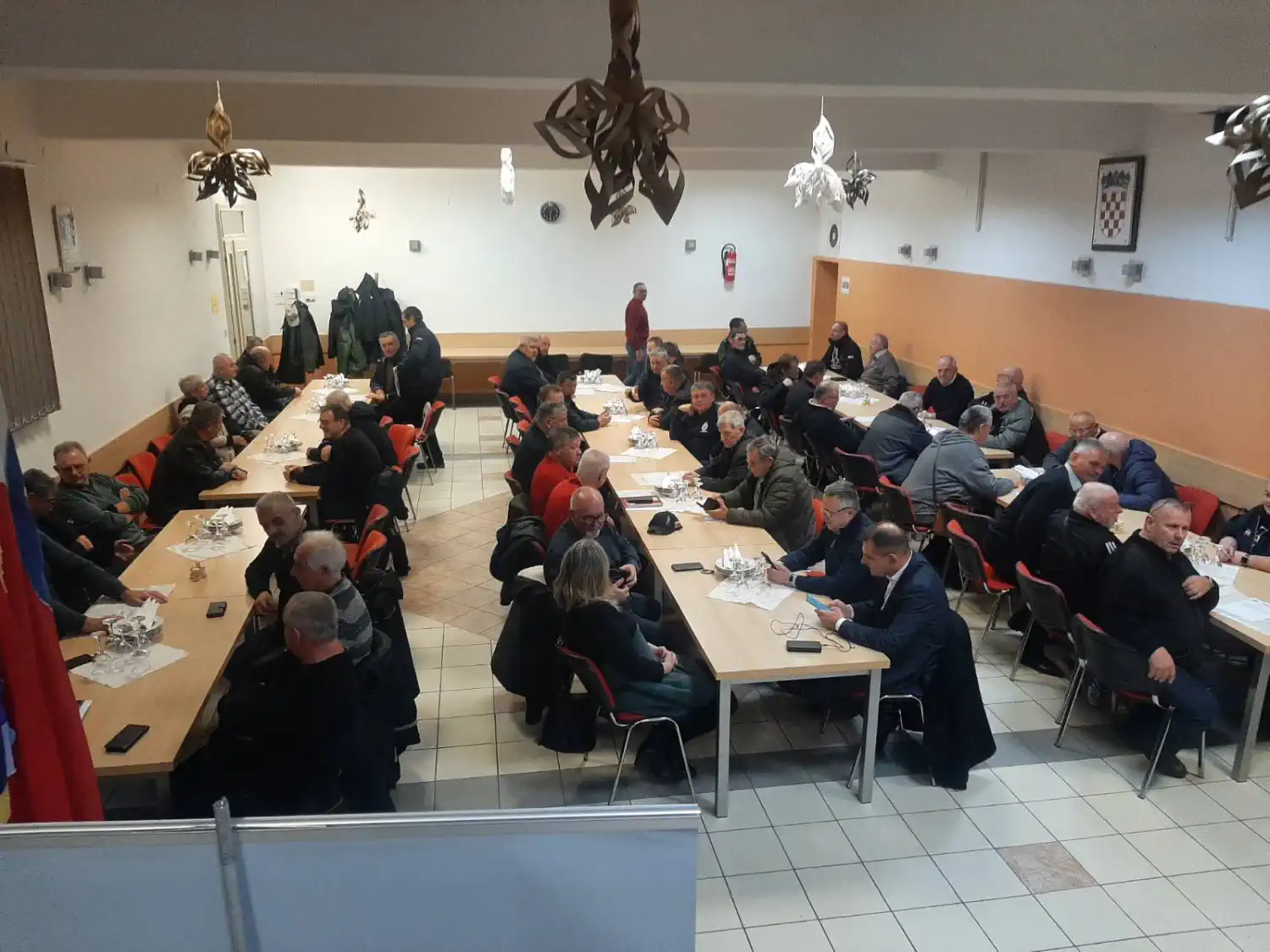 FOTO Izvještajni Sabor Udruge veterana u Mihovljanu Čestitke i najave za 2025. godinu (6) FOTO Izvještajni Sabor Udruge veterana u Mihovljanu Čestitke i najave za 2025. godinu (6)