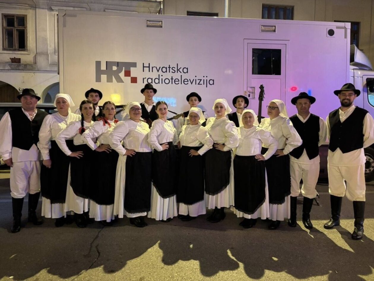 FOTO KUD Sv. Jeronim Štrigova ponosno predstavljao Međimurje na Vinkovačkim jesenima (15)