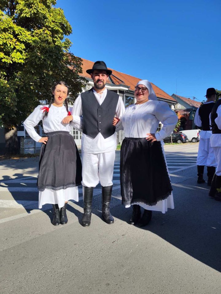 FOTO KUD Sv. Jeronim Štrigova ponosno predstavljao Međimurje na Vinkovačkim jesenima (16)