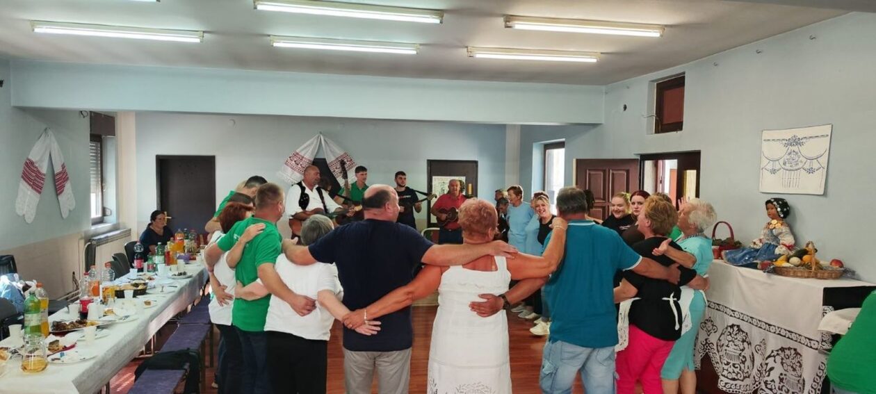 FOTO KUD Sv. Jeronim Štrigova ponosno predstavljao Međimurje na Vinkovačkim jesenima (20)