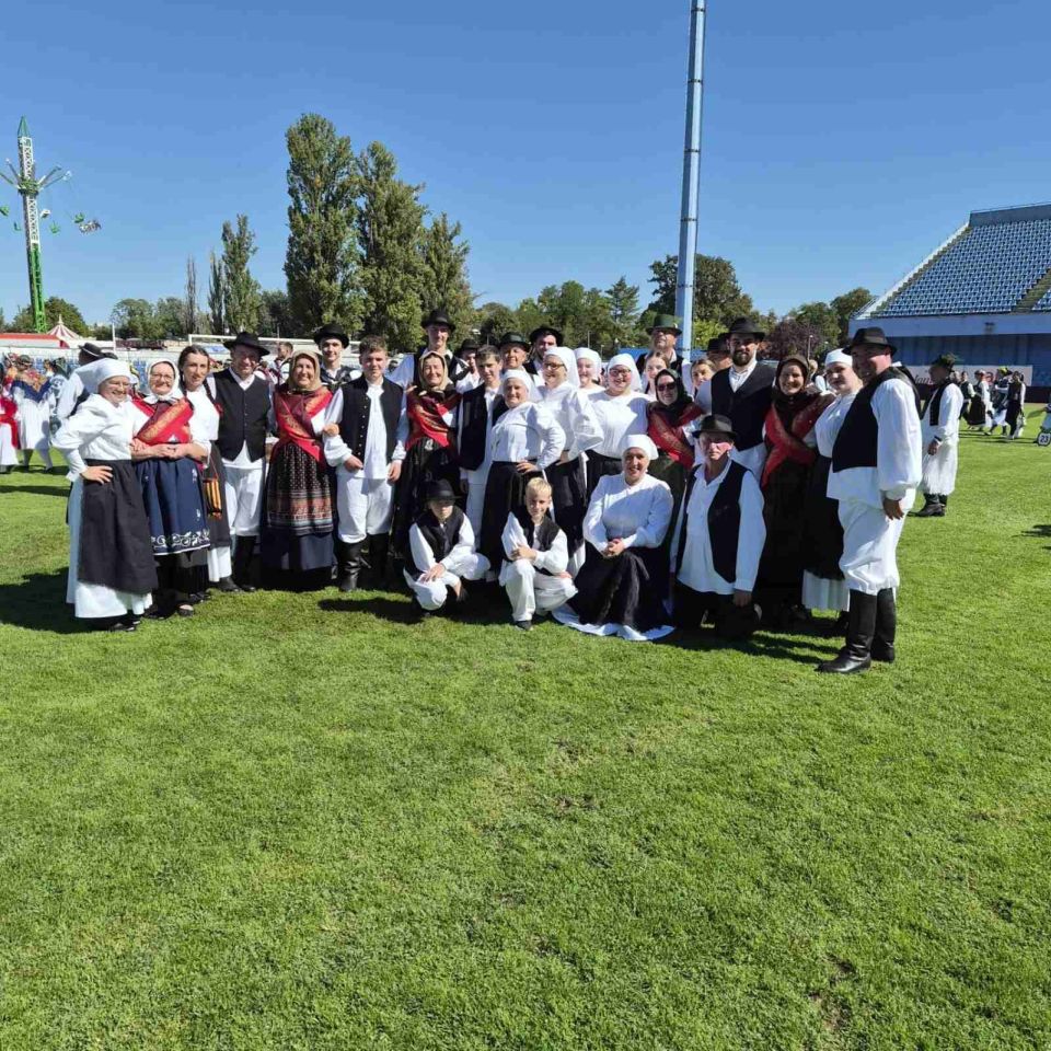 FOTO KUD Sv. Jeronim Štrigova ponosno predstavljao Međimurje na Vinkovačkim jesenima (4)