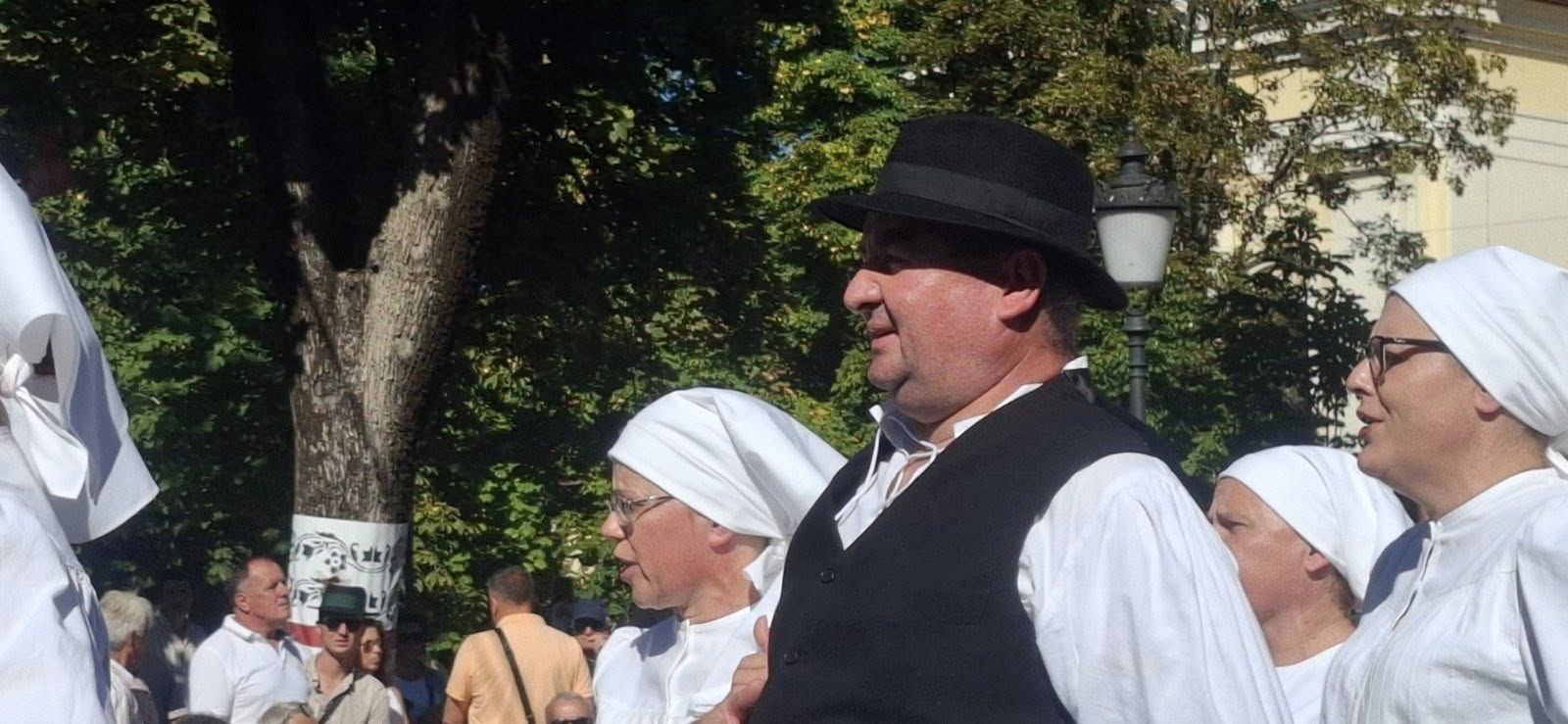 FOTO KUD Sv. Jeronim Štrigova ponosno predstavljao Međimurje na Vinkovačkim jesenima (7)