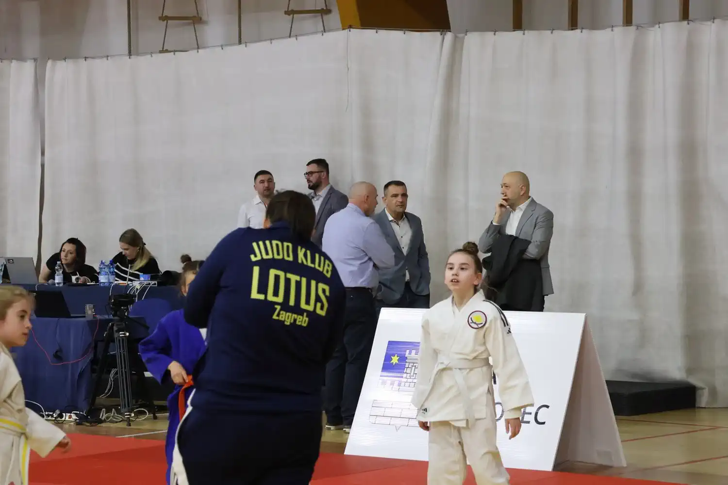 FOTO Međunarodni judo turnir u Nedelišću Borci iz 10 zemalja pokazali sjajne vještine (11) FOTO Međunarodni judo turnir u Nedelišću Borci iz 10 zemalja pokazali sjajne vještine (11)