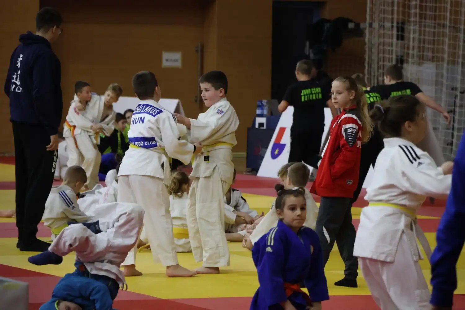 FOTO Međunarodni judo turnir u Nedelišću Borci iz 10 zemalja pokazali sjajne vještine (21) FOTO Međunarodni judo turnir u Nedelišću Borci iz 10 zemalja pokazali sjajne vještine (21)
