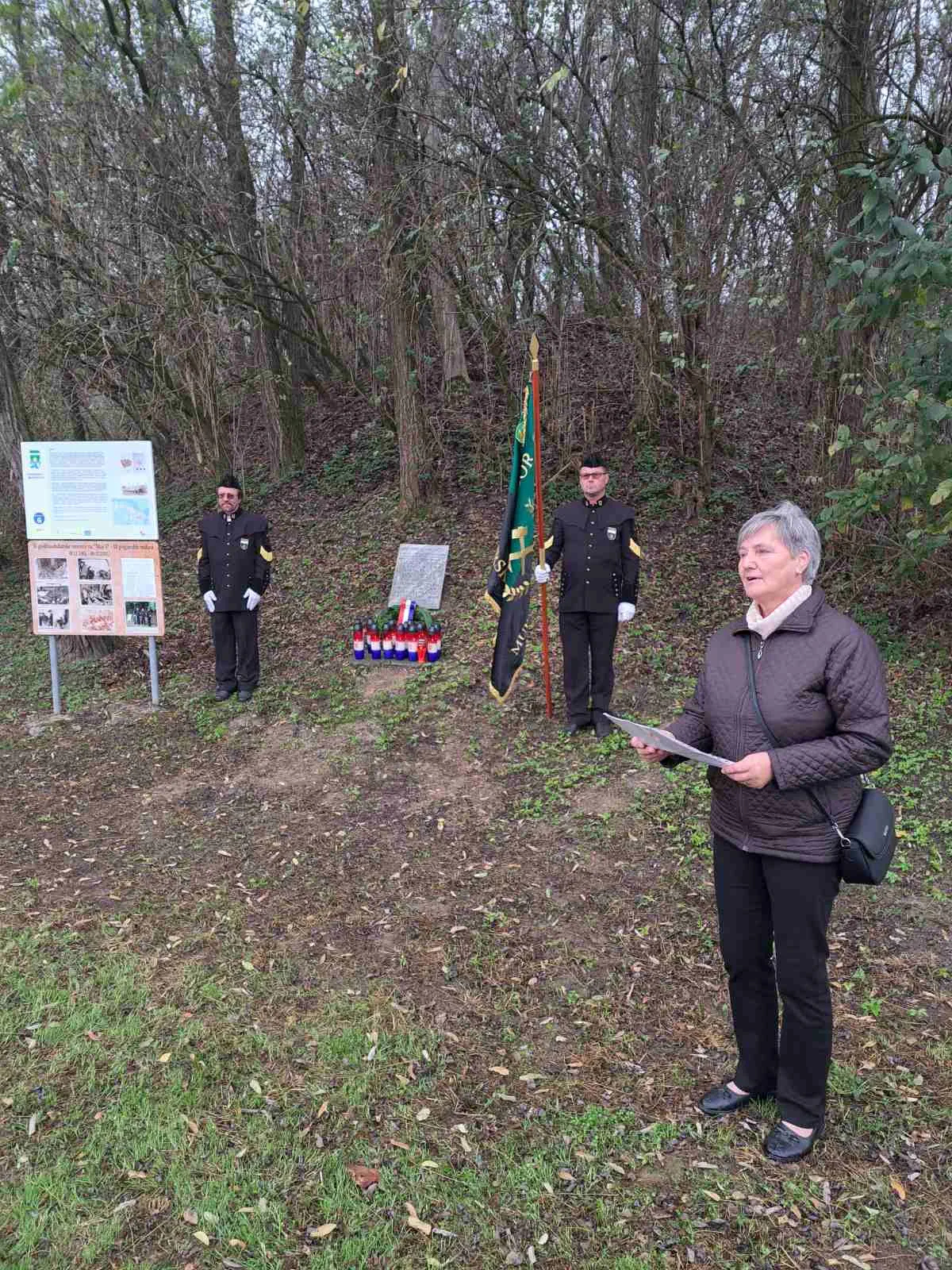 FOTO Obilježena 63. obljetnica rudarske nesreće u jami „Maj 3“ u Murskom Središću (15) FOTO Obilježena 63. obljetnica rudarske nesreće u jami „Maj 3“ u Murskom Središću (15)