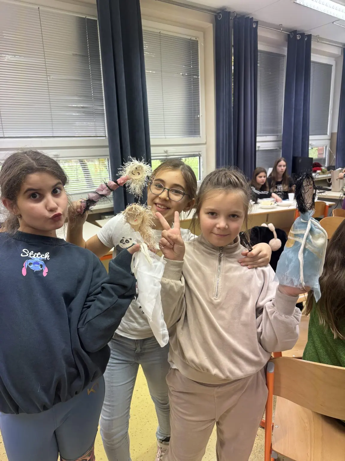 FOTO Održana scenska radionica Dječja prava kroz umjetnost u III. osnovnoj školi Čakovec (12) FOTO Održana scenska radionica Dječja prava kroz umjetnost u III. osnovnoj školi Čakovec (12)