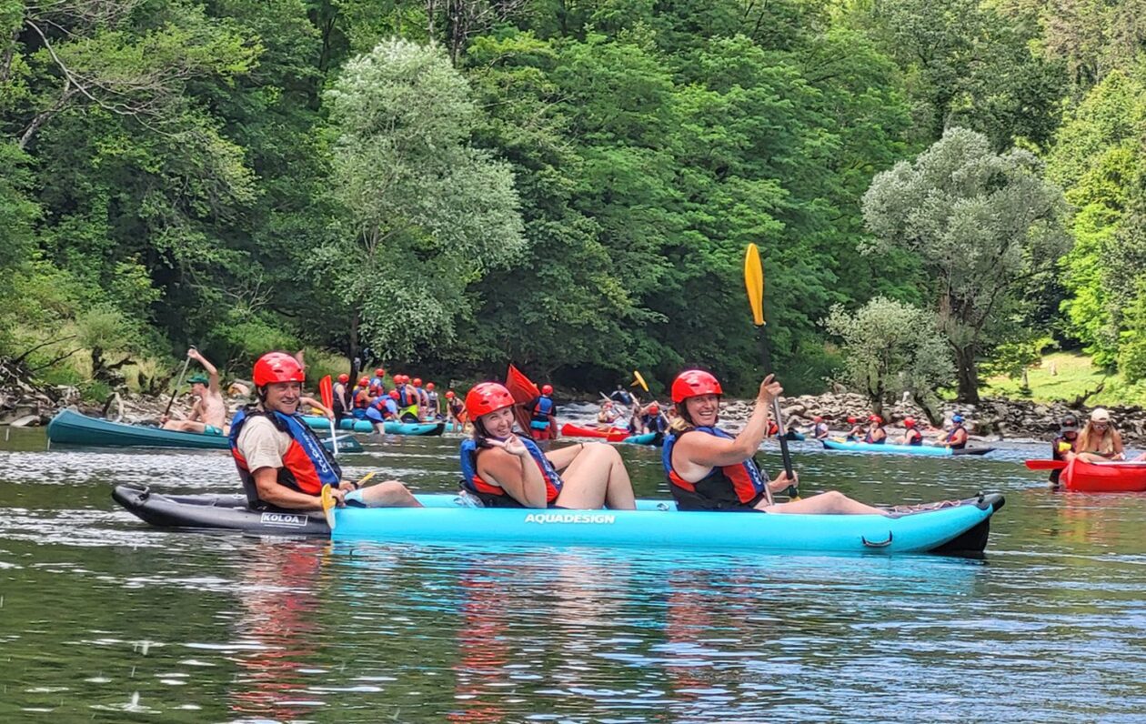 FOTO Raftingom na Kupi članovi Labuda započeli pripreme za Lov na labuđe pero (3) FOTO Raftingom na Kupi članovi Labuda započeli pripreme za Lov na labuđe pero (3)