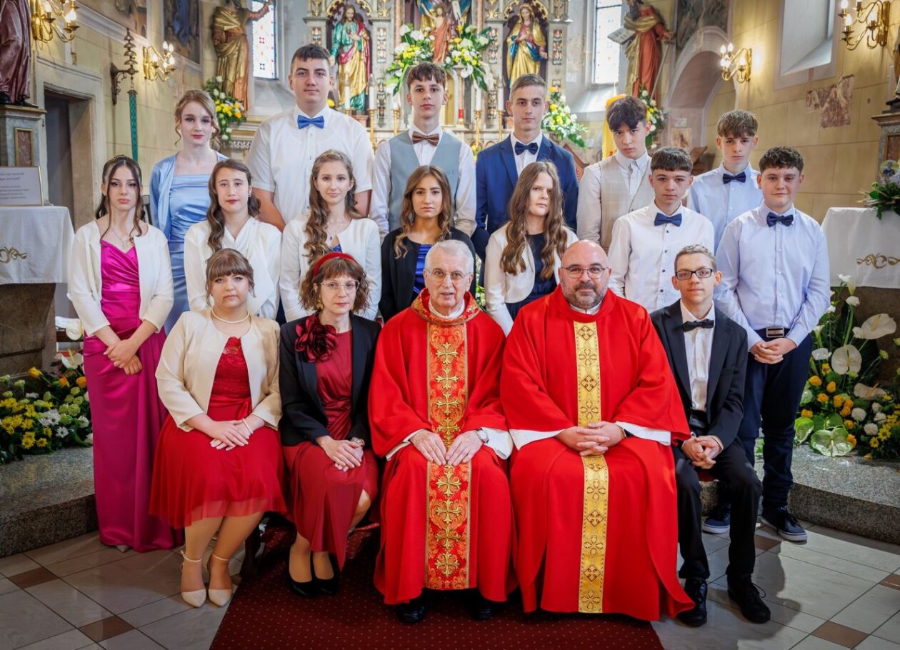 FOTO Slavlje sakramenata u Štrigovi Djeca primila svetu potvrdu i prvu pričest (18)