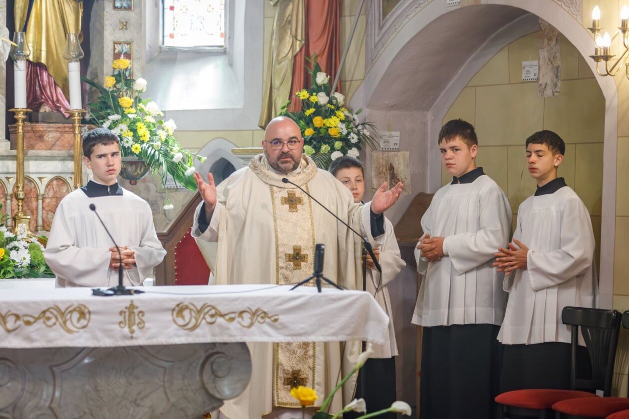 FOTO Slavlje sakramenata u Štrigovi Djeca primila svetu potvrdu i prvu pričest (2)
