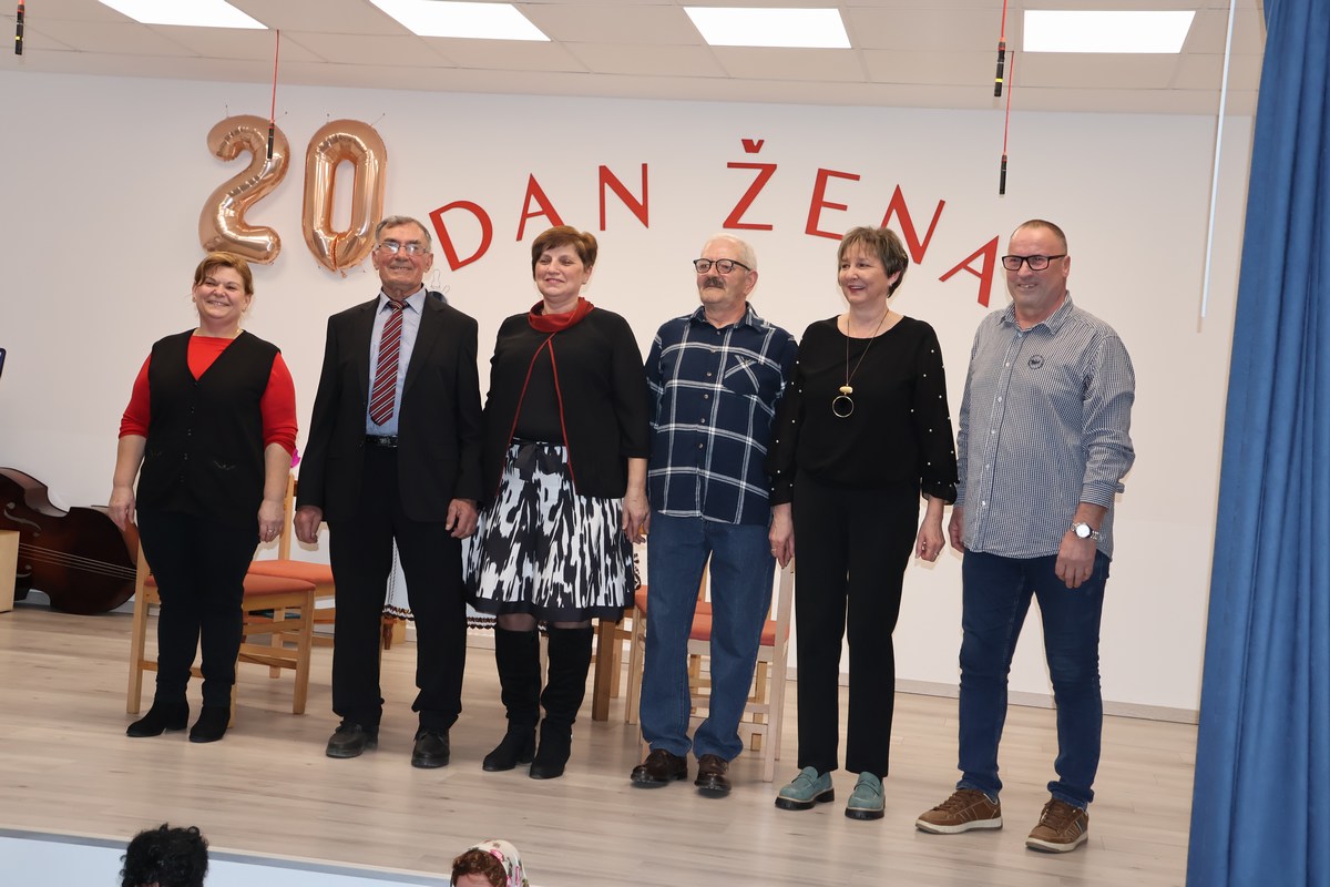 FOTO Slavljeničko druženje u Sivici Udruga žena obilježila dva desetljeća rada (21)