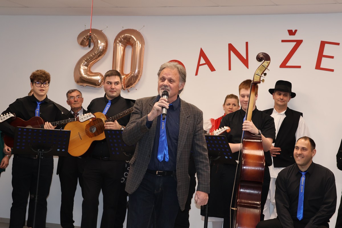 FOTO Slavljeničko druženje u Sivici Udruga žena obilježila dva desetljeća rada (22)