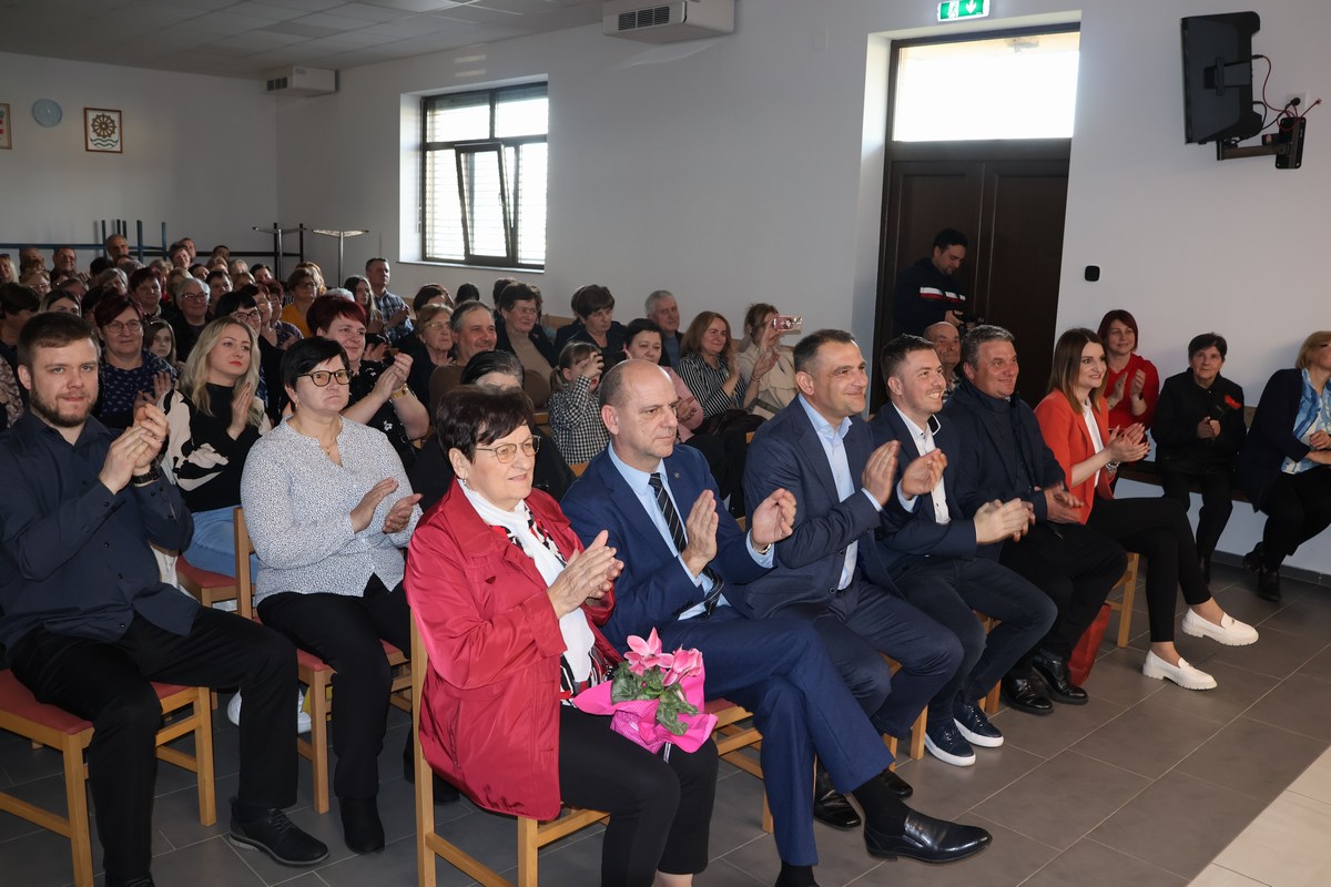 FOTO Slavljeničko druženje u Sivici Udruga žena obilježila dva desetljeća rada (24)