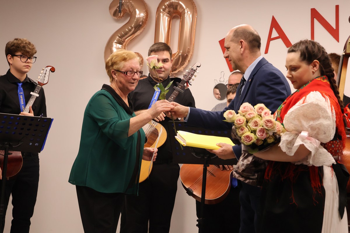 FOTO Slavljeničko druženje u Sivici Udruga žena obilježila dva desetljeća rada (26)