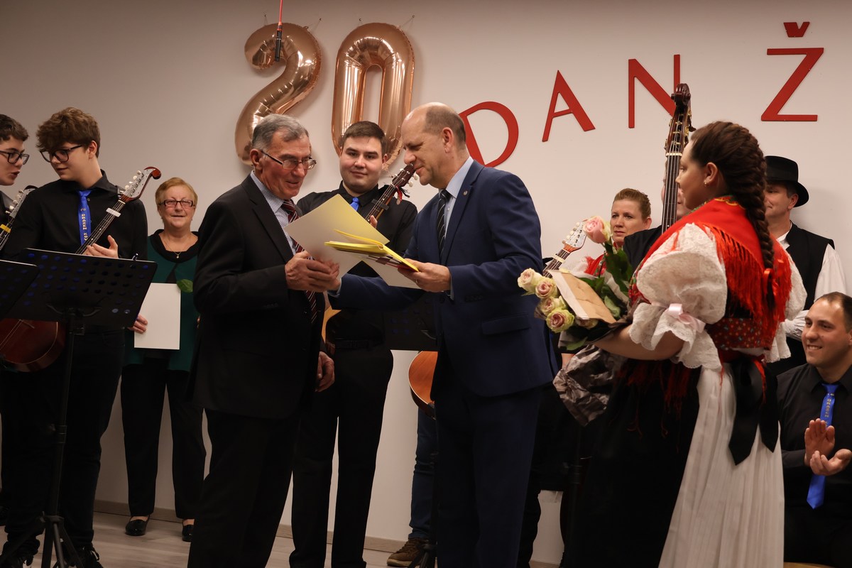 FOTO Slavljeničko druženje u Sivici Udruga žena obilježila dva desetljeća rada (27)