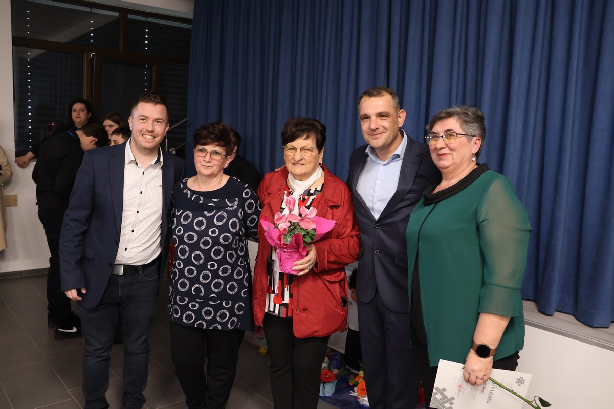 FOTO Slavljeničko druženje u Sivici Udruga žena obilježila dva desetljeća rada (31)