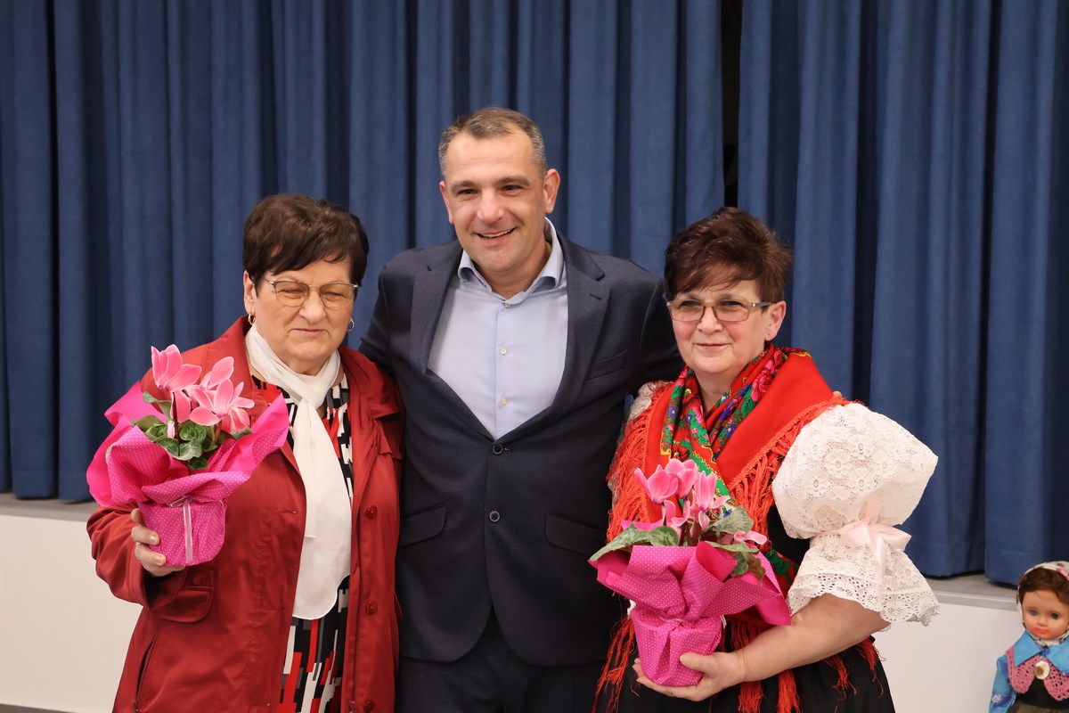 FOTO Slavljeničko druženje u Sivici Udruga žena obilježila dva desetljeća rada (32)