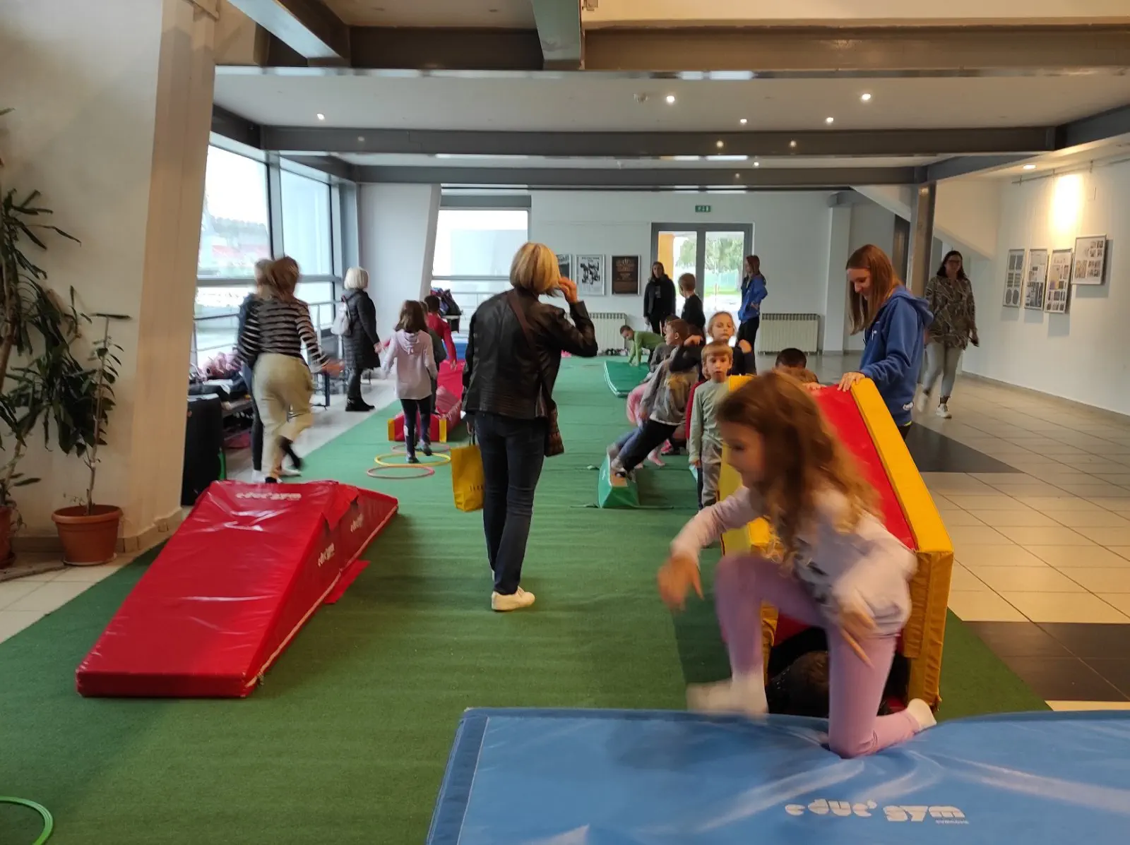 FOTO Sportaši na Sajmu sigurnosti Gimnastika, karate i džudo oduševili posjetitelje (8)