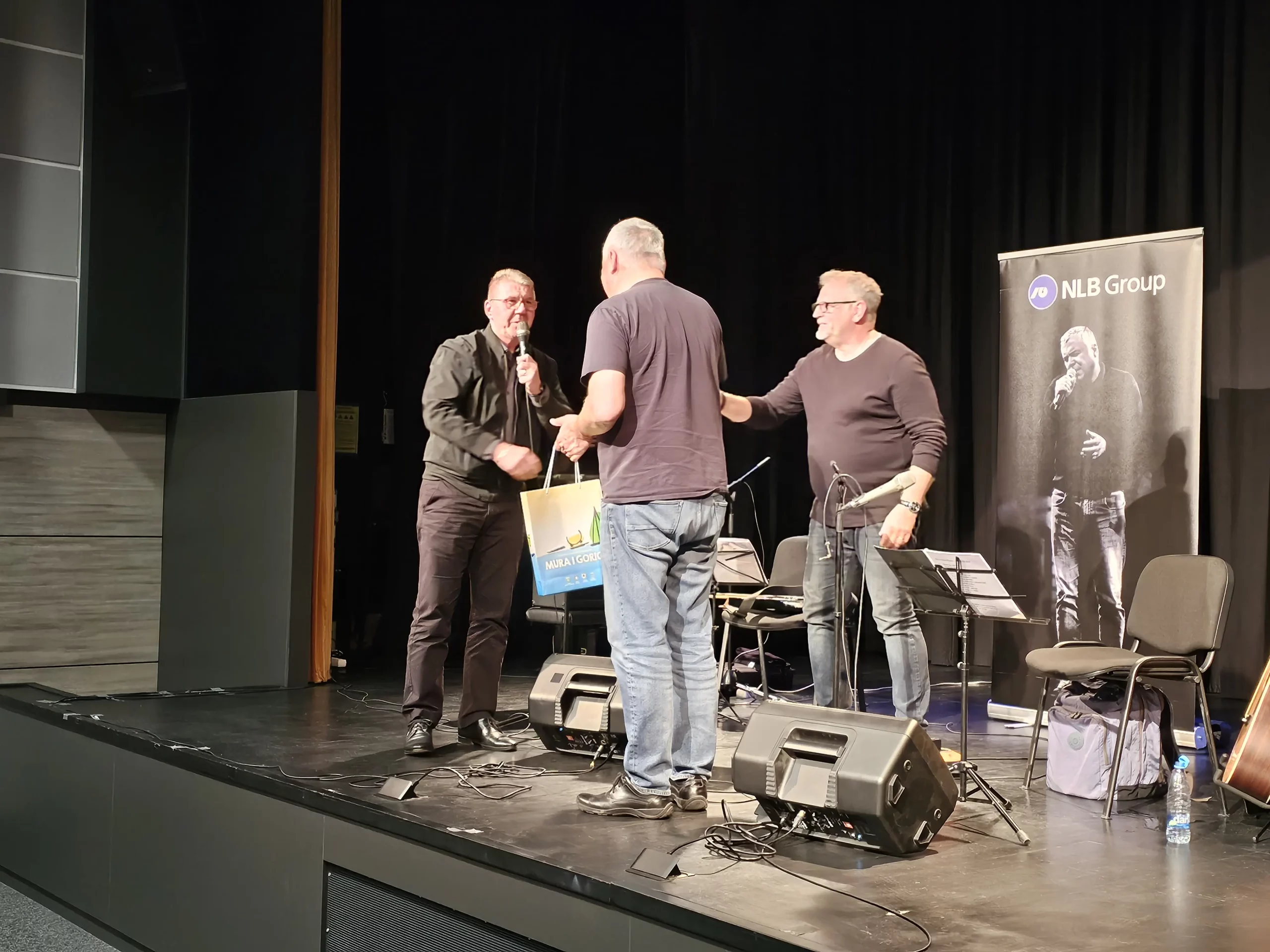 FOTO Zoran Predin u CZK Rudar Emotivni koncert s hitovima i šarmantnim humorom (16)