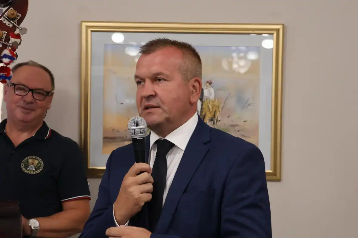 FOTO Župan Posavec odao počast herojima Vukovara na 33. obljetnicu odlaska zadnje smjene policajaca u obranu grada (18)