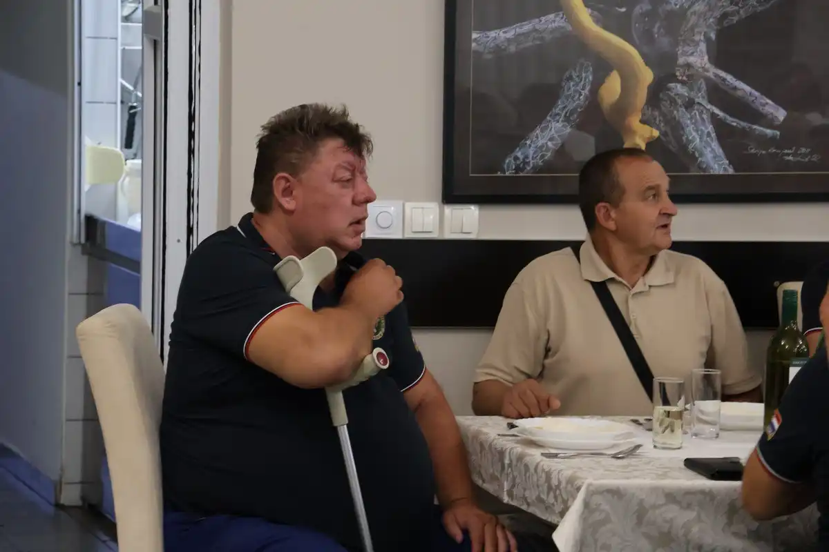 FOTO Župan Posavec odao počast herojima Vukovara na 33. obljetnicu odlaska zadnje smjene policajaca u obranu grada (3)