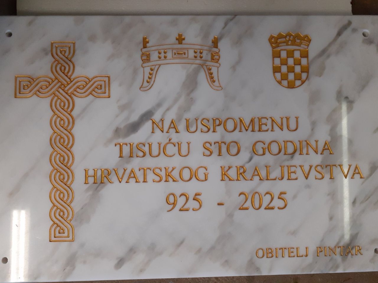 FRANJO PINTAR Spomen-ploča za 1100 godina hrvatskog kraljevstva postavljena u Donjem Kraljevcu (5) FRANJO PINTAR Spomen-ploča za 1100 godina hrvatskog kraljevstva postavljena u Donjem Kraljevcu (5)