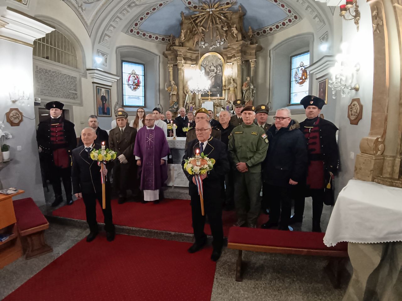 FRANJO PINTAR Spomen-ploča za 1100 godina hrvatskog kraljevstva postavljena u Donjem Kraljevcu (6) FRANJO PINTAR Spomen-ploča za 1100 godina hrvatskog kraljevstva postavljena u Donjem Kraljevcu (6)