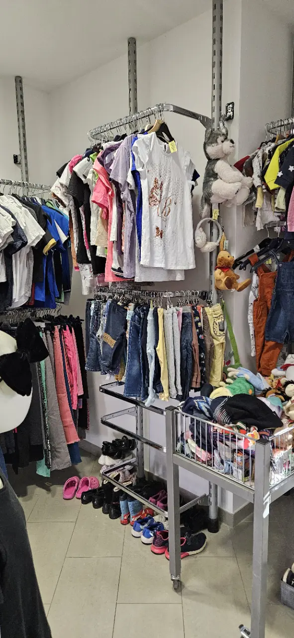 Fashion outlet (12) Fashion outlet (12)