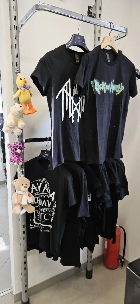 Fashion outlet (17) Fashion outlet (17)