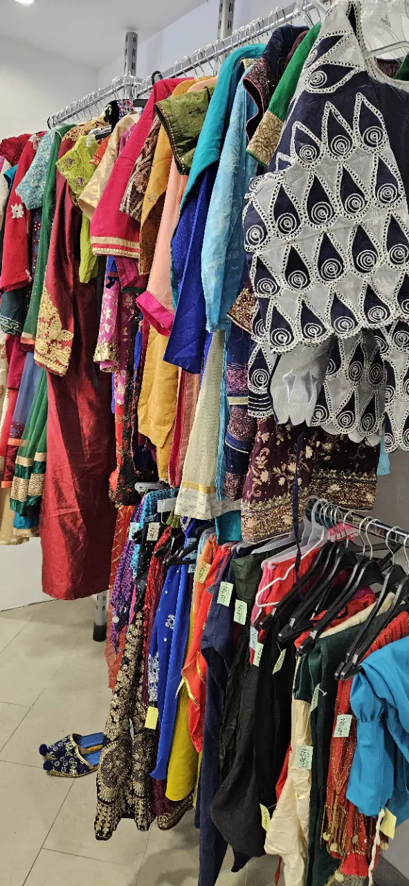 Fashion outlet (9) Fashion outlet (9)