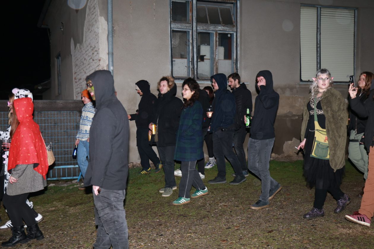 Fašnik Prostor (3) Fašnik Prostor (3)