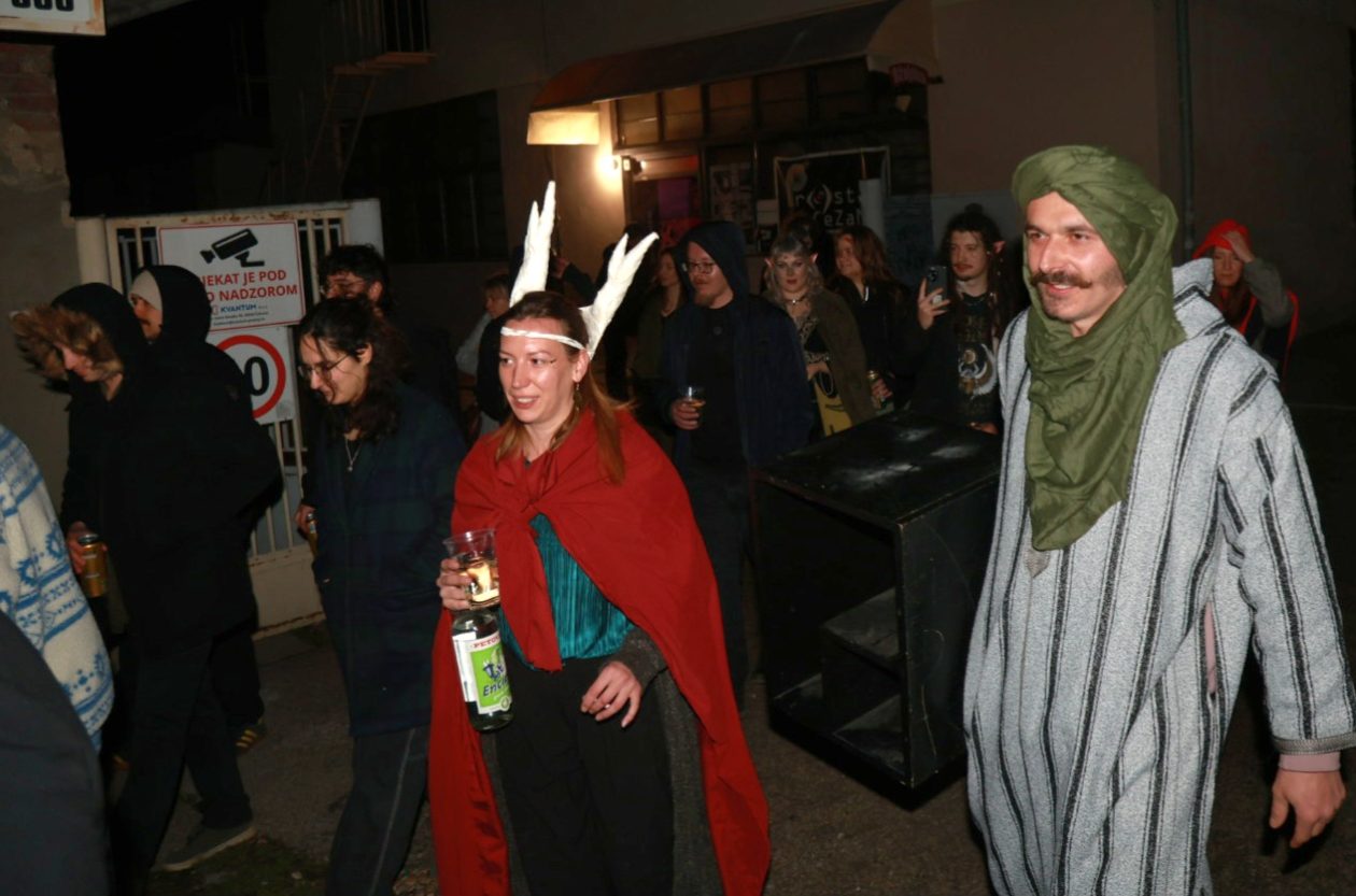 Fašnik Prostor (4) Fašnik Prostor (4)