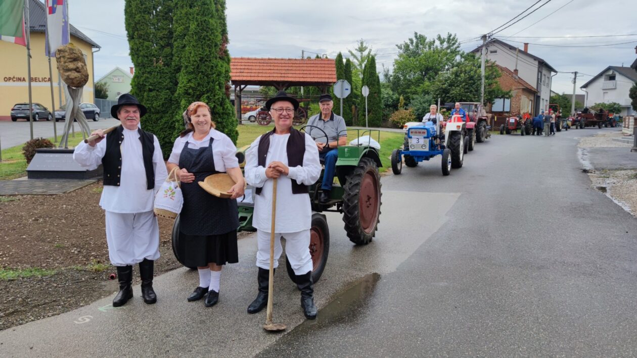 Festival krumpira, povorka starih strojeva (11)