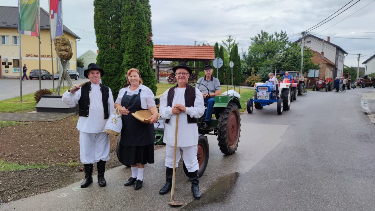 Festival krumpira, povorka starih strojeva (17)