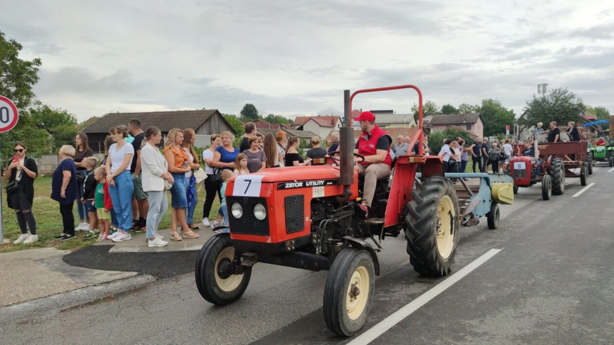 Festival krumpira, povorka starih strojeva (31)