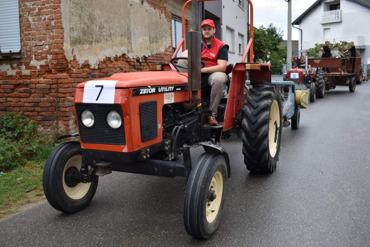 Festival krumpira, povorka strojeva i starih alata (13)