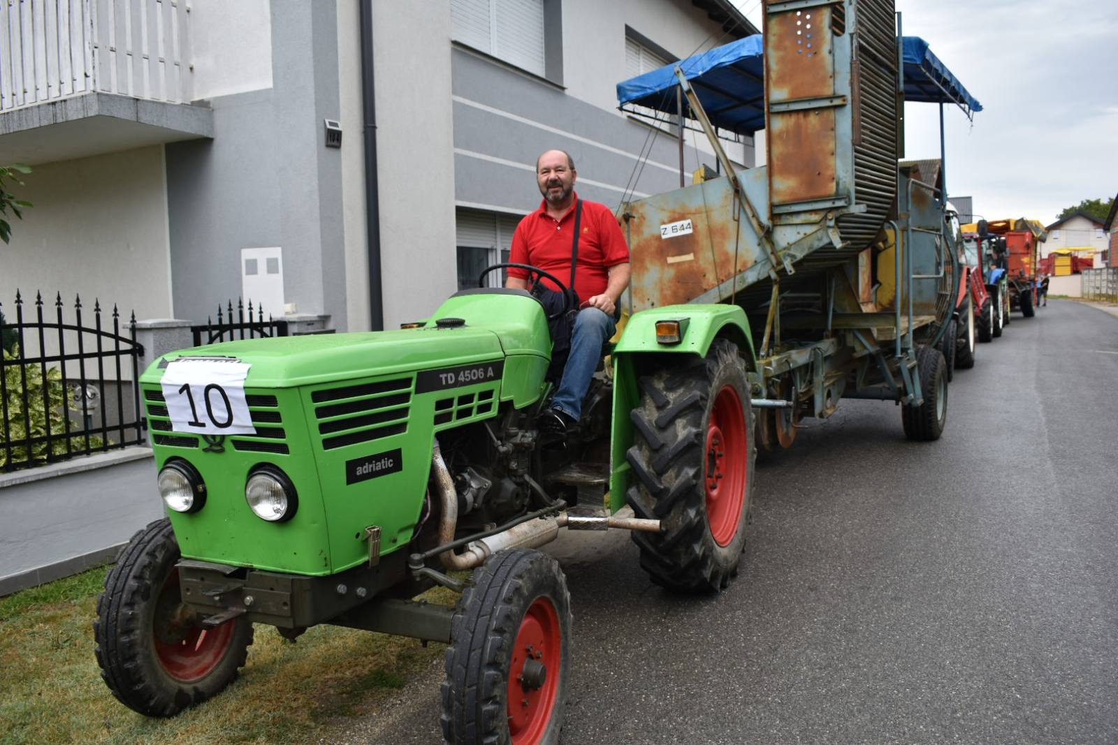 Festival krumpira, povorka strojeva i starih alata (14) Festival krumpira, povorka strojeva i starih alata (14)