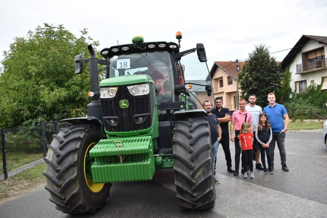 Festival krumpira, povorka strojeva i starih alata (21)