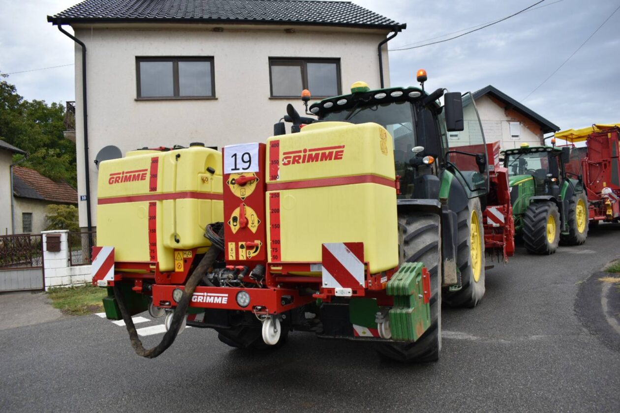 Festival krumpira, povorka strojeva i starih alata (22)