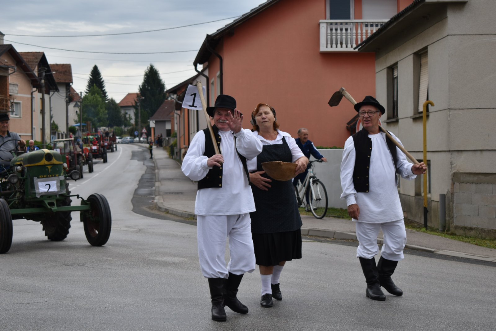 Festival krumpira, povorka strojeva i starih alata (3) Festival krumpira, povorka strojeva i starih alata (3)