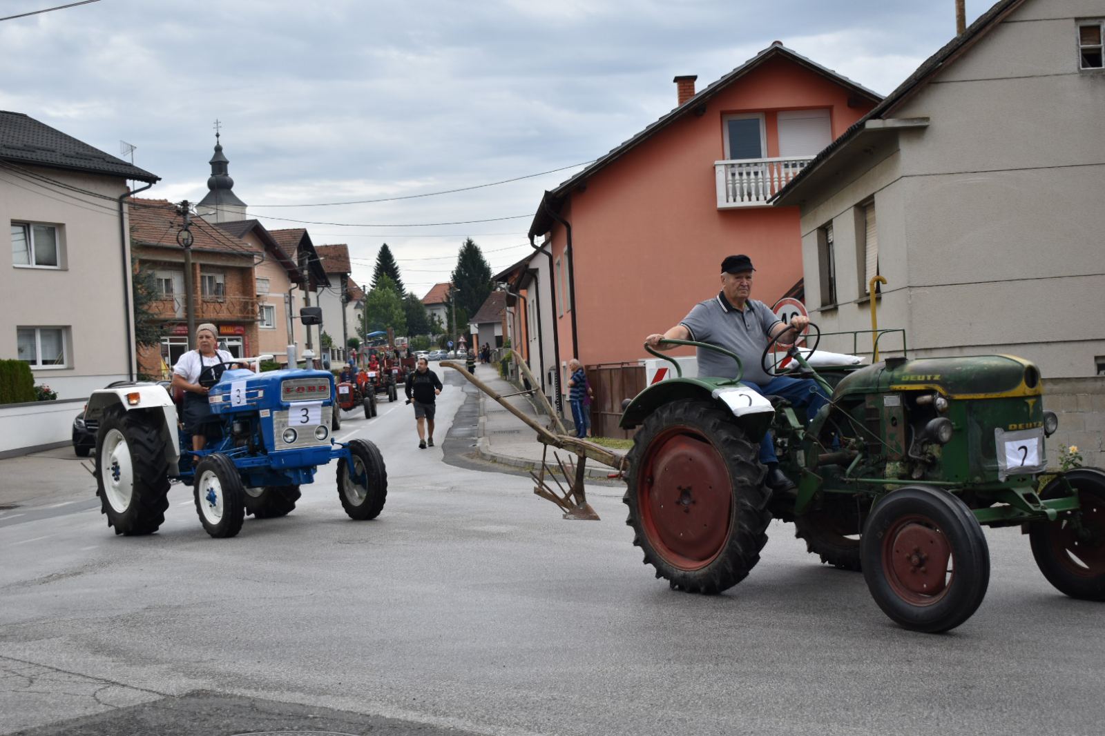Festival krumpira, povorka strojeva i starih alata (4) Festival krumpira, povorka strojeva i starih alata (4)