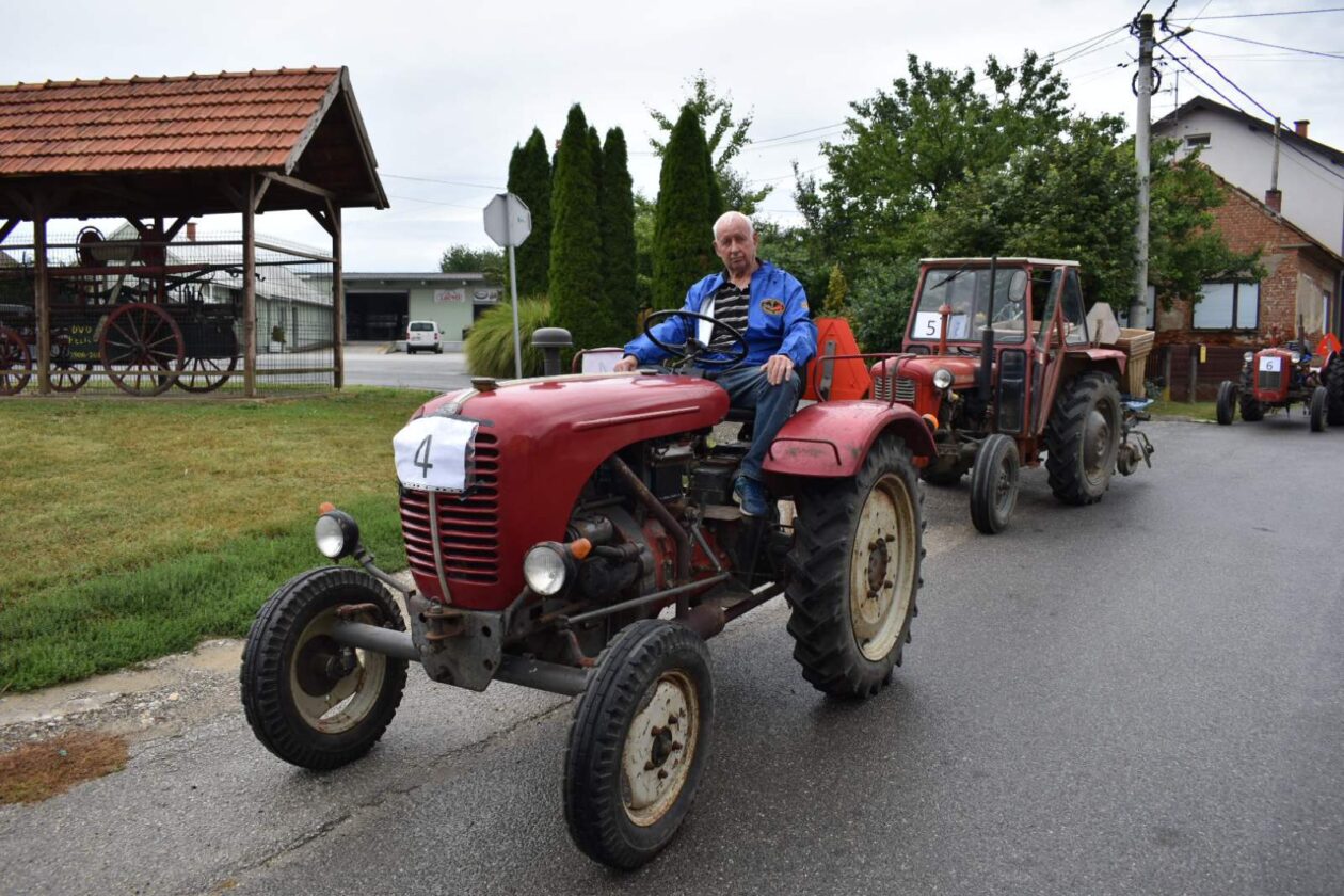 Festival krumpira, povorka strojeva i starih alata (5)