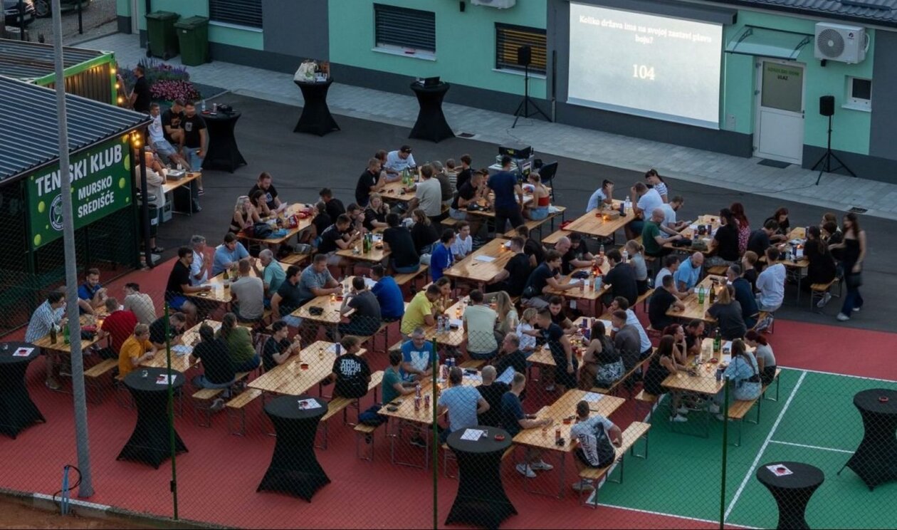 Film pod zvijezdama i kviz znanja povodom Dana državnosti (2)