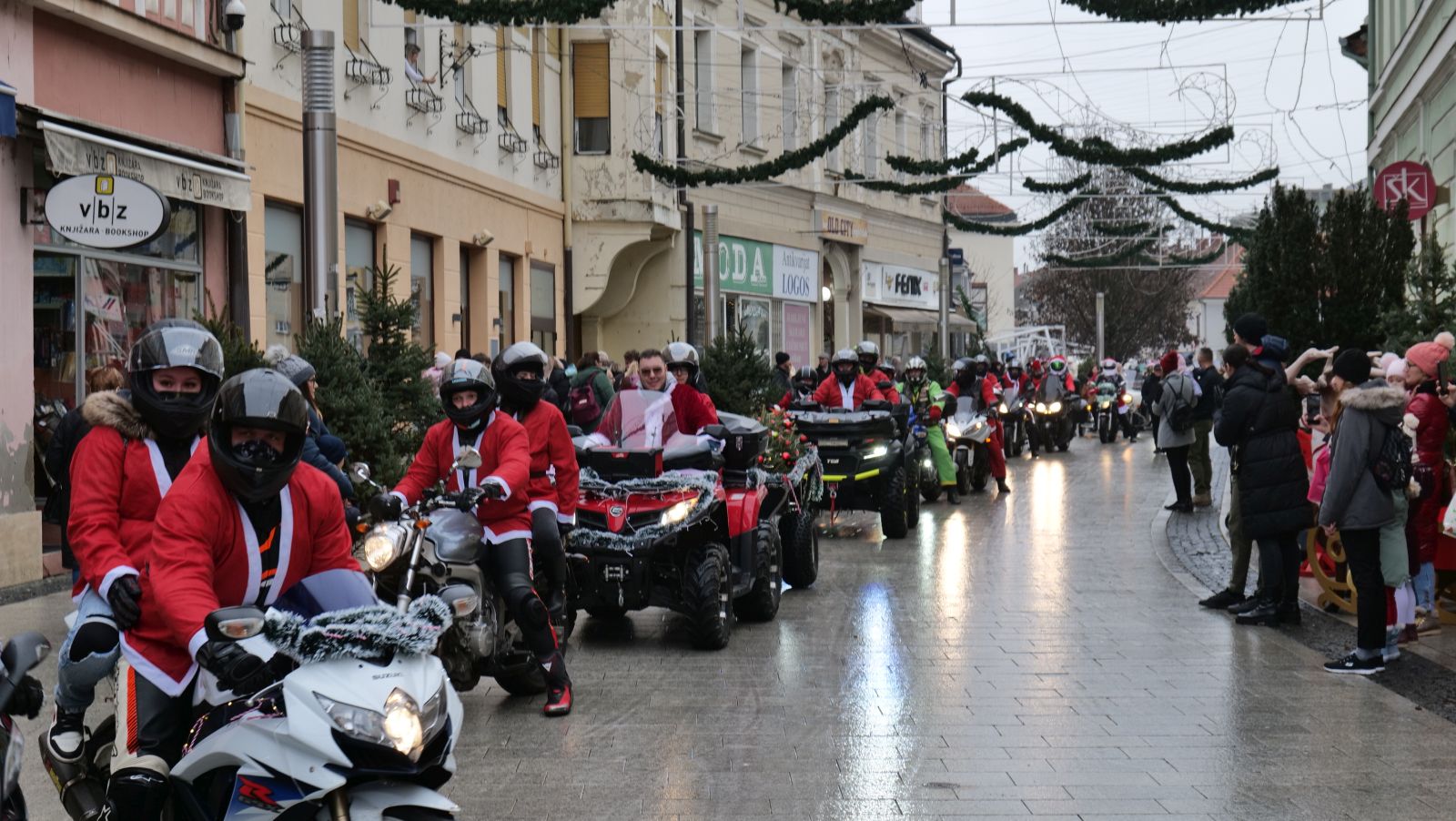 Foto mrazovi 2025 franjevački trg (19) Foto mrazovi 2025 franjevački trg (19)