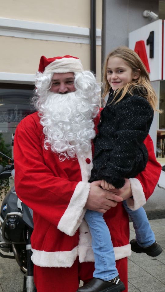 Foto mrazovi 2025 franjevački trg (21) Foto mrazovi 2025 franjevački trg (21)